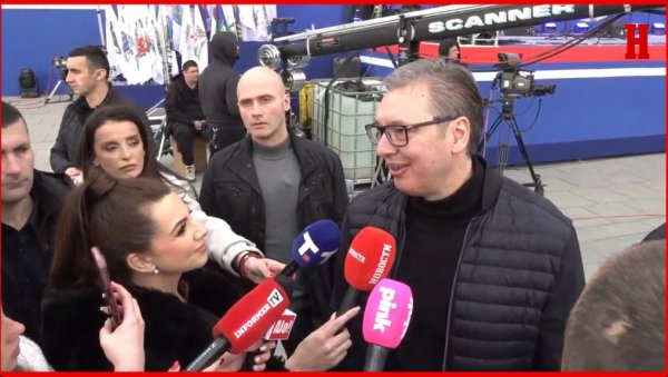 ВУЧИЋ ЗА НОВОСТИ НА СВЕНАРОДНОМ СКУПУ: Много сам срећан што сам могао да дочекам наше Србе са Косова и Метохије! (ВИДЕО) ВУЧИЋ ЗА НОВОСТИ НА СВЕНАРОДНОМ СКУПУ: Много сам срећан што сам могао да дочекам наше Србе са Косова и Метохије! (ВИДЕО)