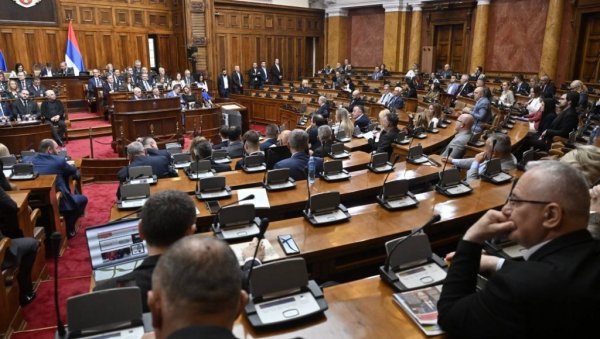 СКУПШТИНА СРБИЈЕ Јованов опозицији: Ви више не представљате никога - ући у Владу нећете (ВИДЕО) СКУПШТИНА СРБИЈЕ Јованов опозицији: Ви више не представљате никога - ући у Владу нећете (ВИДЕО)