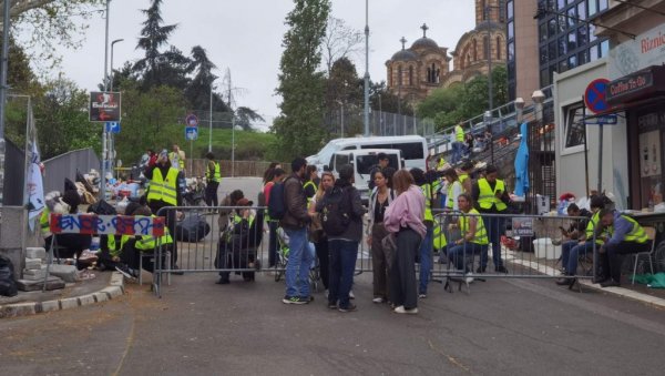 КУЛМИНАЦИЈА ТЕРОРА И НАСИЉА КАО ПОСЛЕДЊИ ТРЗАЈ ОБОЈЕНЕ РЕВОЛУЦИЈЕ КУЛМИНАЦИЈА ТЕРОРА И НАСИЉА КАО ПОСЛЕДЊИ ТРЗАЈ ОБОЈЕНЕ РЕВОЛУЦИЈЕ