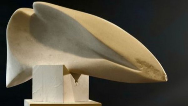 КАМЕНЕ ПТИЦЕ У СЛОБОДНОМ ЛЕТУ: Изложба скулптура Миодрага Пантовића у Галерији 73