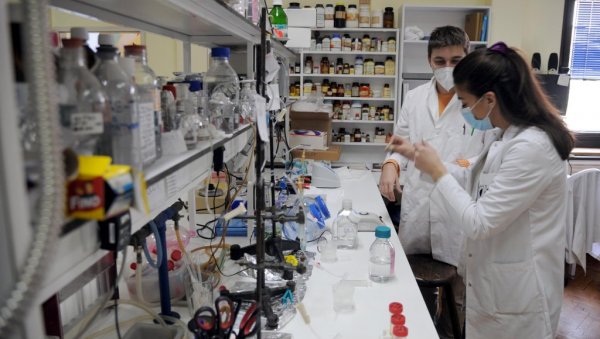 БУЏЕТ ОД 800.000 ЕВРА: Фонд за науку ће финансирати 45 заједничких пројекта наших и научника из дијаспоре БУЏЕТ ОД 800.000 ЕВРА: Фонд за науку ће финансирати 45 заједничких пројекта наших и научника из дијаспоре
