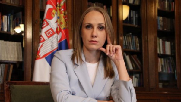 МИЛИЦА НИКОЛИЋ ОДГОВОРИЛА СЛОВЕНКИ ИЗ ЕП: Мало гледај своја посла, срамото европска МИЛИЦА НИКОЛИЋ ОДГОВОРИЛА СЛОВЕНКИ ИЗ ЕП: Мало гледај своја посла, срамото европска