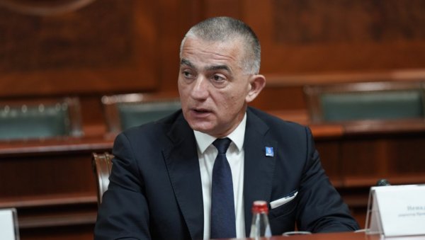 МИНИСТАР ВУЈИЋ: Покренућемо поступке против лица која крше људска права и на КиМ, то је део Србије МИНИСТАР ВУЈИЋ: Покренућемо поступке против лица која крше људска права и на КиМ, то је део Србије