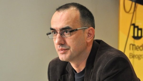 РАСКРИНКАНА ВЕЛЕИЗДАЈНИЧКА ХОБОТНИЦА РАСКРИНКАНА ВЕЛЕИЗДАЈНИЧКА ХОБОТНИЦА