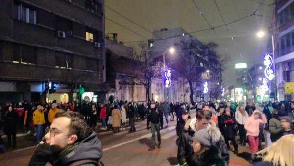 Право лице зборова – политичко деловање