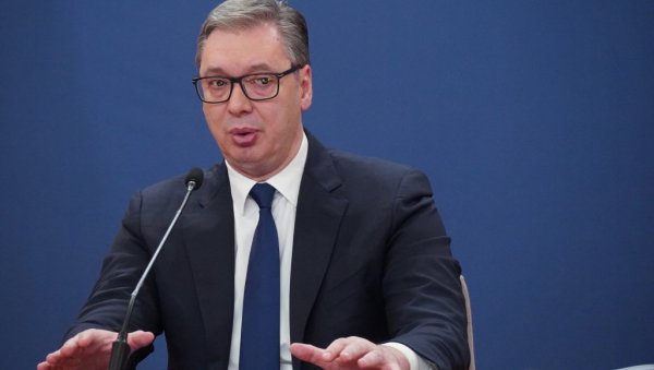 НИСАМ ЧУО ЕВРОПСКИ ЗАХТЕВ ЗА ОВЕ ЛАЖИ ОКО ЗВУЧНОГ ТОПА Председник Вучић о томе шта тражи ЕУ, а шта блокадери фотељаши НИСАМ ЧУО ЕВРОПСКИ ЗАХТЕВ ЗА ОВЕ ЛАЖИ ОКО ЗВУЧНОГ ТОПА Председник Вучић о томе шта тражи ЕУ, а шта блокадери фотељаши