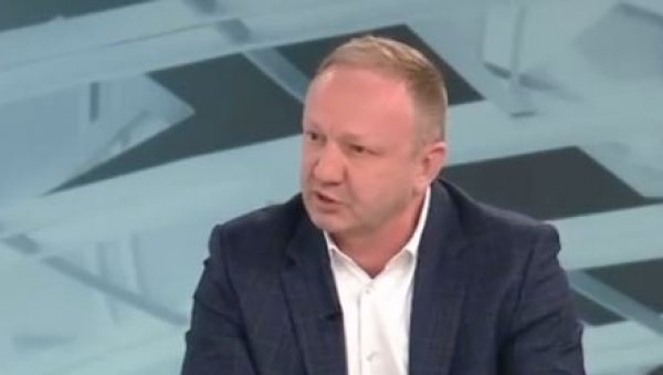 МИНИСТАРСТВО ЗДРАВЉА ОДГОВОРИЛО ЂИЛАСОВЦИМА КОЈИ ШИРЕ ПАНИКУ: Лаж је да деца не могу да дођу на ред за редовну вакцинацију МИНИСТАРСТВО ЗДРАВЉА ОДГОВОРИЛО ЂИЛАСОВЦИМА КОЈИ ШИРЕ ПАНИКУ: Лаж је да деца не могу да дођу на ред за редовну вакцинацију