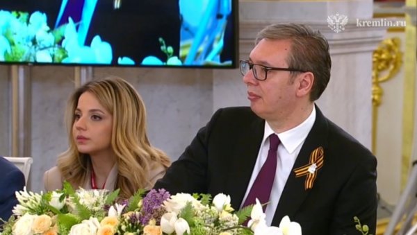 ПОСЛЕ ВЕЧЕРЕ СА ПУТИНОМ: Вучић се обраћа грађанима Србије из Москве ПОСЛЕ ВЕЧЕРЕ СА ПУТИНОМ: Вучић се обраћа грађанима Србије из Москве