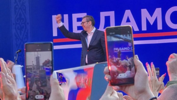 ВУЧИЋ СЕ ОБРАЋА НАРОДУ У НИШУ: Покушали су да укину демократију и уведу терор у нашој земљи (ФОТО/ВИДЕО) ВУЧИЋ СЕ ОБРАЋА НАРОДУ У НИШУ: Покушали су да укину демократију и уведу терор у нашој земљи (ФОТО/ВИДЕО)