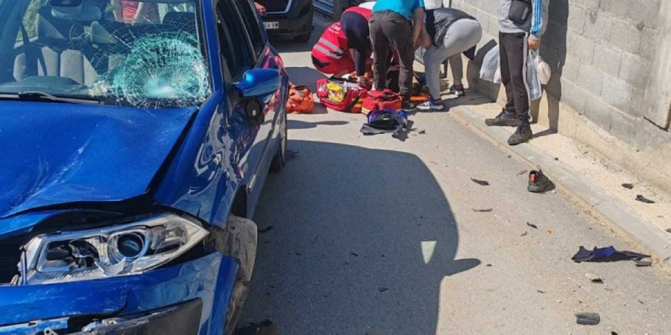 Automobil pokosio dete na motociklu: Horor u Novom Pazaru (FOTO)