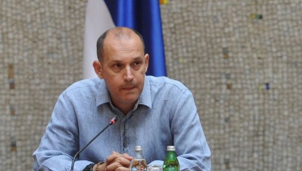 ОЧИЊЕ РЕКОНСТРУКЦИЈА САВЕТОВАЛИШТА ЗА ХИВ У КРАГУЈЕВЦУ: Здравство јача уз подршку министра Лончара ОЧИЊЕ РЕКОНСТРУКЦИЈА САВЕТОВАЛИШТА ЗА ХИВ У КРАГУЈЕВЦУ: Здравство јача уз подршку министра Лончара
