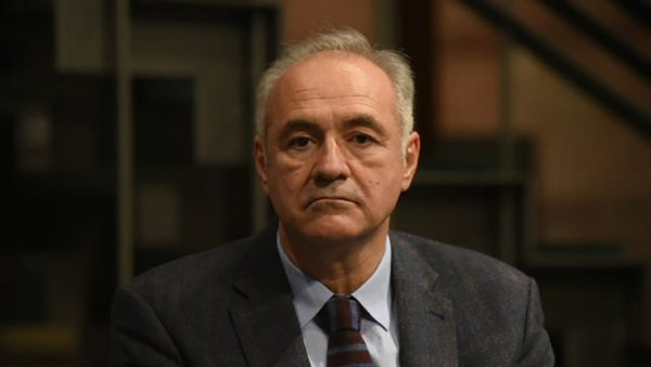 ТИ СИ ГО*НО КОНТЕЈНЕР БЛОКАДЕРИ СЕ ПОНОВО ТУКУ: Напали Мила Ломпара, букти рат на друштвеним мрежама ТИ СИ ГО*НО КОНТЕЈНЕР БЛОКАДЕРИ СЕ ПОНОВО ТУКУ: Напали Мила Ломпара, букти рат на друштвеним мрежама