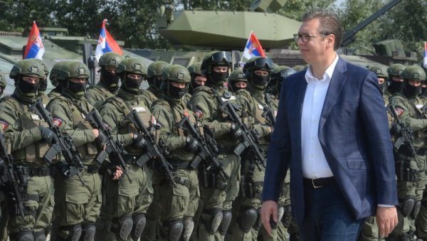 ИДЕМО НА СТВАРАЊЕ ДИГИТАЛНЕ АРМИЈЕ: Вучић најавио велике промене у Војсци Србије ИДЕМО НА СТВАРАЊЕ ДИГИТАЛНЕ АРМИЈЕ: Вучић најавио велике промене у Војсци Србије