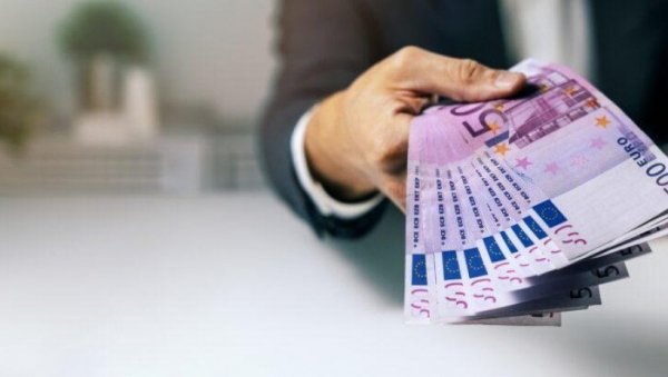 ОВАЈ ЧОВЕК ЗАРАЂУЈЕ 100.000 EVRA месечно НА ЛАК НАЧИН! Буквално може свако да ради, а не треба вам ни неко посебно знање ОВАЈ ЧОВЕК ЗАРАЂУЈЕ 100.000 EVRA месечно НА ЛАК НАЧИН! Буквално може свако да ради, а не треба вам ни неко посебно знање