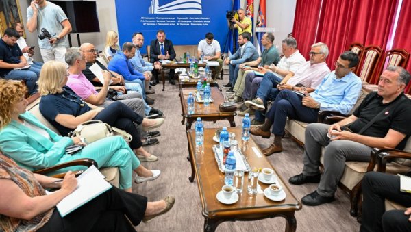 УБРЗАТИ ПРИПРЕМЕ ЗА РАСПИСИВАЊЕ КОНКУРСА: Покрајински секретар и декани факултета Универзитета у Новом Саду о пријемним испитима УБРЗАТИ ПРИПРЕМЕ ЗА РАСПИСИВАЊЕ КОНКУРСА: Покрајински секретар и декани факултета Универзитета у Новом Саду о пријемним испитима