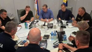 VUČIĆ SE VRATIO U SRBIJU IZ ŠPANIJE Predsednik posetio MUP: Oni podnose ogroman teret u borbi protiv huliganizma i terorizma