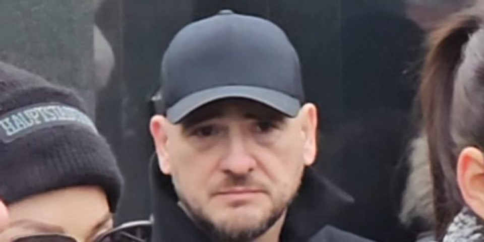 Gotovo saslušanje Luke Bojovića: Uveden na sporedni ulaz, isto tako izašao iz Palate pravde - u sudnici skinuo kačket