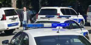 Detaljno isplanirao likvidaciju, ali sve je uprskao pad sa motora: Oglasili se iz MUP-a nakon hapšenja naoružanog muškarca u Kraljevu