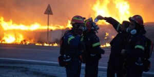 Požar kod Pančevačkog mosta: Širi se gust crni dim nad Beogradom