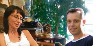 Udarao je kamenom sve dok je nije ubio, pa se bacio pod voz: Jezivi horor gledala deca