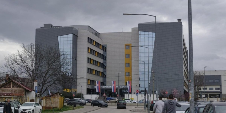 Dečaku iz Vranja amuptirana noga: Trotinetom podleteo pod kamion