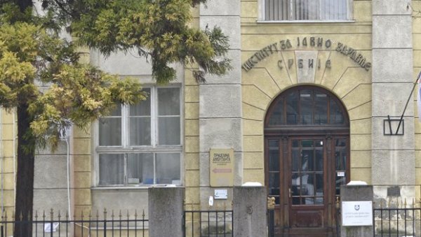 БАТУТ СЕ ХИТНО ОГЛАСИО: Регистрован први случај заразе од ове грознице у Србији БАТУТ СЕ ХИТНО ОГЛАСИО: Регистрован први случај заразе од ове грознице у Србији
