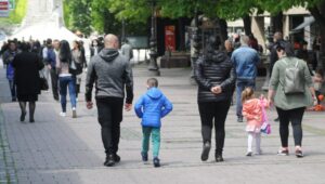 OD 4.721 NASELjA  U SRBIJI, U SVAKOM  DESETOM NEMA DECE: Demografska slika naše zemlje sve sumornija, mladih sve manje