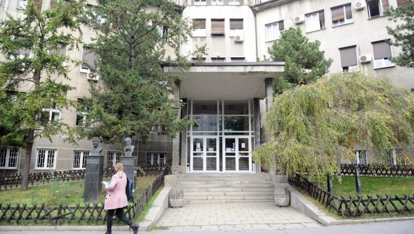 ЗА ПАД КРОВА НА МЕДИЦИНСКОМ ФАКУЛТЕТУ ОДГОВАРА ЛИЧНО УПРАВА ФАКУЛТЕТА: Хоће ли сада пленум и ректор да затраже оставку? ЗА ПАД КРОВА НА МЕДИЦИНСКОМ ФАКУЛТЕТУ ОДГОВАРА ЛИЧНО УПРАВА ФАКУЛТЕТА: Хоће ли сада пленум и ректор да затраже оставку?