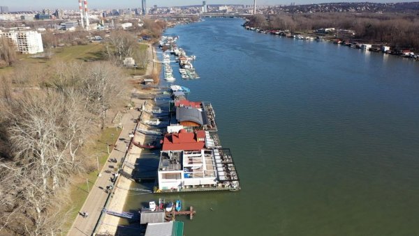 ОБАЛЕ БЕОГРАДА ЋЕ БИТИ ВРАЋЕНЕ ГРАЂАНИМА На Савском насипу уклоњено 19 бесправних објеката , без накнаде за експропријацији ОБАЛЕ БЕОГРАДА ЋЕ БИТИ ВРАЋЕНЕ ГРАЂАНИМА На Савском насипу уклоњено 19 бесправних објеката , без накнаде за експропријацији