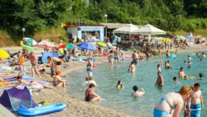 PICA U NAPULjU NAJVIŠE 14 EVRA, NA JADRANU 24! Hrvati podivljali sa cenama, sezona propada – Ministar traži od medija da ih kriju!