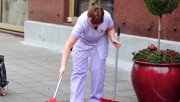 ЧИСТАЧИ НАЈТРАЖЕНИЈИ, ОДМАХ ИЗА ПРОГРАМЕРИ: Национална служба за запошљавање о потребама послодаваца ЧИСТАЧИ НАЈТРАЖЕНИЈИ, ОДМАХ ИЗА ПРОГРАМЕРИ: Национална служба за запошљавање о потребама послодаваца