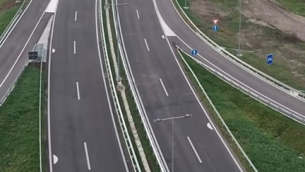 СРБИЈА НЕЋЕ ДА СТАНЕ Вучић најавио када ће бити отворен ауто-пут до Пожеге