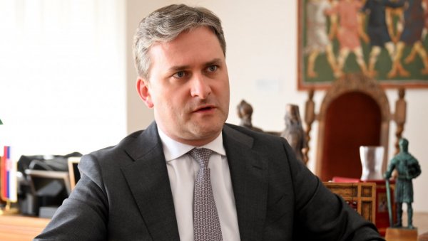МИНИСТАР СЕЛАКОВИЋ: Ако бисте погледали било коју грану уметности, видели бисте да је дошло до озбиљног и великог напретка МИНИСТАР СЕЛАКОВИЋ: Ако бисте погледали било коју грану уметности, видели бисте да је дошло до озбиљног и великог напретка