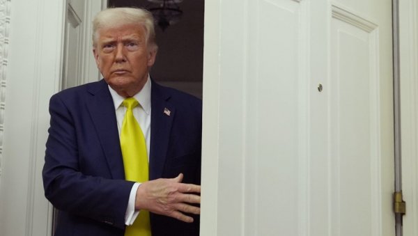 ДВА СЕКТОРА НАЈТЕЖЕ ПОГОЂЕНА: Трампове царине могле би да оставе без посла 100.000 људи у Јужној Африци ДВА СЕКТОРА НАЈТЕЖЕ ПОГОЂЕНА: Трампове царине могле би да оставе без посла 100.000 људи у Јужној Африци