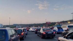 AMSS UPUTIO UPOZORENjE SVIM VOZAČIMA: Ne putujte u toku najtoplijeg dela dana