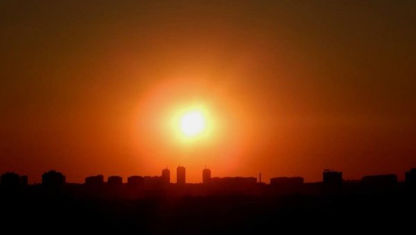 МЕТЕО АЛАРМ У СРБИЈИ, ЕВО КАДА СТИЖЕ ПРОМЕНА: Временска прогноза за уторак, 15. јул МЕТЕО АЛАРМ У СРБИЈИ, ЕВО КАДА СТИЖЕ ПРОМЕНА: Временска прогноза за уторак, 15. јул