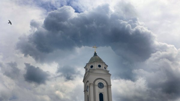 ОВАКО ЋЕ СЕ КРЕТАТИ НЕВРЕМЕ Олујни облаци стижу у Србију: Пљусак, град и олујни ветар прво долазе у ове крајеве (ВИДЕО) ОВАКО ЋЕ СЕ КРЕТАТИ НЕВРЕМЕ Олујни облаци стижу у Србију: Пљусак, град и олујни ветар прво долазе у ове крајеве (ВИДЕО)