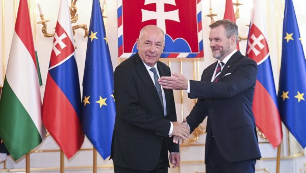 ПЕЛЕГРИНИ И ШУЉОК: Забрана увоза енергетских сировина из Русије ─ претња за Мађарску и Словачку ПЕЛЕГРИНИ И ШУЉОК: Забрана увоза енергетских сировина из Русије ─ претња за Мађарску и Словачку