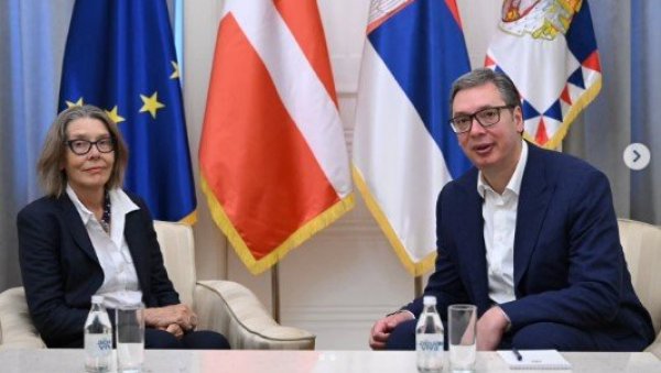 СРБИЈА ОСТАЈЕ ПОУЗДАН ПАРТНЕР: Вучић на састанку са амбасадорком Краљевине Данске у Београду (ФОТО) СРБИЈА ОСТАЈЕ ПОУЗДАН ПАРТНЕР: Вучић на састанку са амбасадорком Краљевине Данске у Београду (ФОТО)