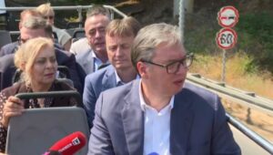 VUČIĆ: Nigde u svetu policija ne trpi ono što trpi policija u Srbiji