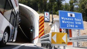 LAZ I MUNjINO BRDO: Zašto dežuraju ekipe hitne službe pored novootvorenih tunela i da li je to po standardima EU?