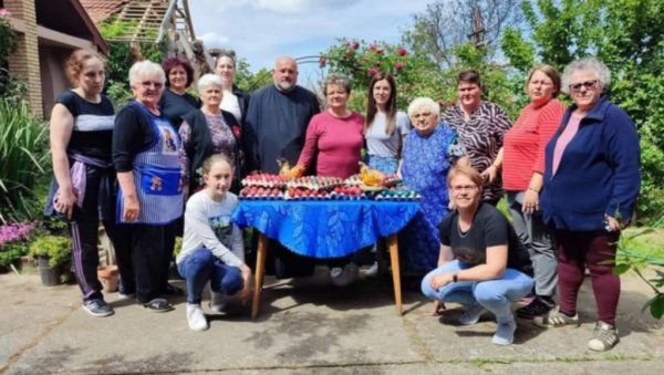 КРОФНА ИЗ БЛОКА У ЛАПОВУ ЗА ПОМОЋ СРПСКИМ ПОРОДИЦАМА НА КИМ: Акцију подржало ДУ Коло српских сестара - Твоје мало, њима значи све!