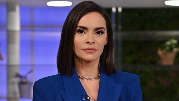МАРИЈА ПОПОВИЋ ЗА НОВОСТИ: Мој мелем за душу је породица, а у професији сам била дугопругаш, не спринтер (ФОТО)