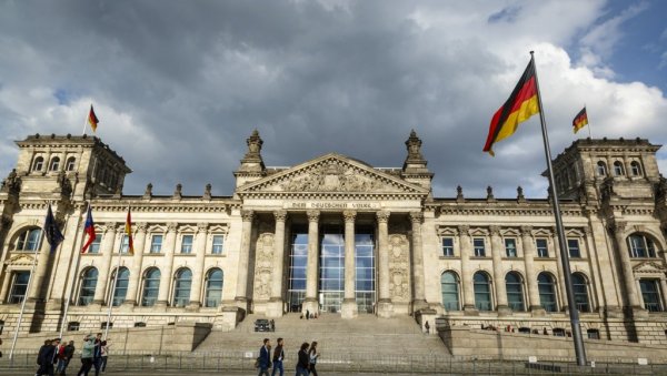 НЕМЦИМА И МЕНОПАУЗА УРАЧУНАТА У ГУБИТКЕ: Фирме годишње изгубе око 40 милиона радних дана, тј. 9,5 милијарди евра