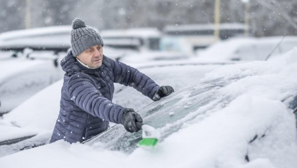 ВРАЋАЈУ НАМ СЕ СНЕГ И ЛЕДЕНА КИША: Ристић најавио нови ледени талас који ће трајати дуже од претходног