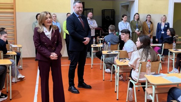 ГЕОМЕТРИЈА И ПРОЦЕНТИ НАМУЧИЛИ ОСМАКЕ: Тестом из математике почела проба мале матуре